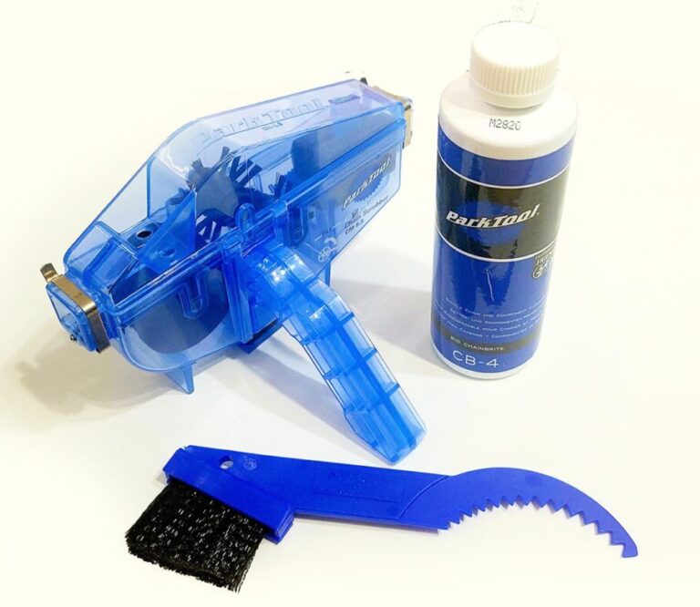 How to clean and lubricate your bike chain